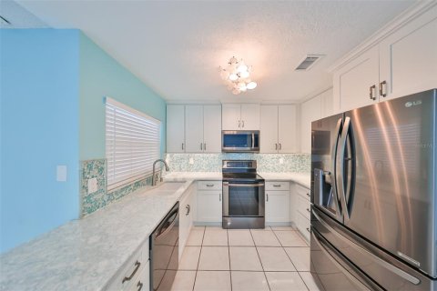 Villa ou maison à vendre à Valrico, Floride: 4 chambres, 190.73 m2 № 1340885 - photo 2