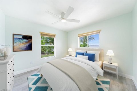 Villa ou maison à vendre à Cape Coral, Floride: 4 chambres, 265.24 m2 № 993535 - photo 17
