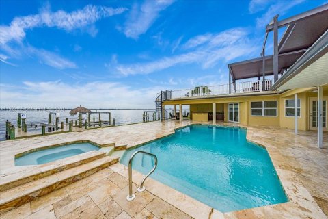 Villa ou maison à vendre à Cape Coral, Floride: 4 chambres, 265.24 m2 № 993535 - photo 25