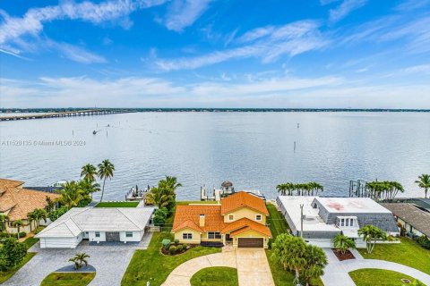 Villa ou maison à vendre à Cape Coral, Floride: 4 chambres, 265.24 m2 № 993535 - photo 5