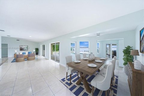 Casa en venta en Cape Coral, Florida, 4 dormitorios, 265.24 m2 № 993535 - foto 10