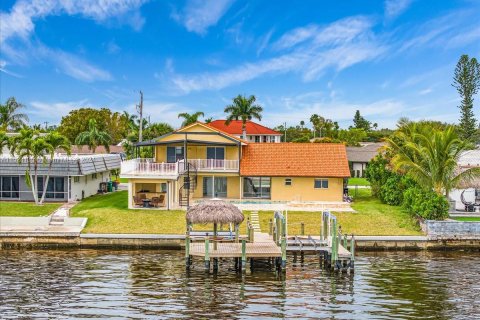 Casa en venta en Cape Coral, Florida, 4 dormitorios, 265.24 m2 № 993535 - foto 3