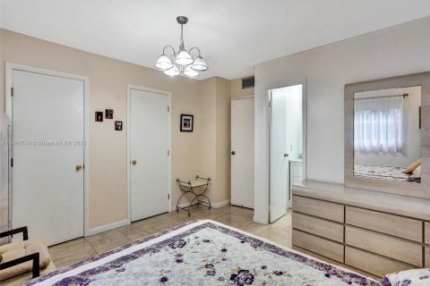 Condominio en venta en Lauderdale Lakes, Florida, 2 dormitorios, 87.7 m2 № 869724 - foto 17