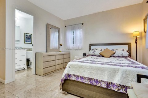 Condominio en venta en Lauderdale Lakes, Florida, 2 dormitorios, 87.7 m2 № 869724 - foto 16