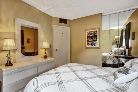 Condominio en venta en Lauderdale Lakes, Florida, 2 dormitorios, 87.7 m2 № 869724 - foto 23