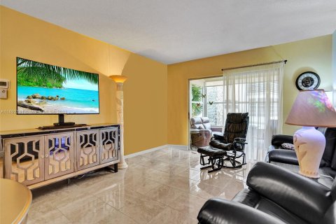 Copropriété à vendre à Lauderdale Lakes, Floride: 2 chambres, 87.7 m2 № 869724 - photo 5