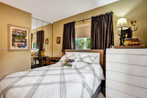 Condo in Lauderdale Lakes, Florida, 2 bedrooms  № 869724 - photo 21