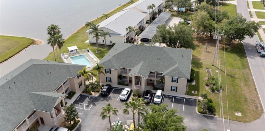 Condo in Punta Gorda, Florida, 2 bedrooms  № 1109157