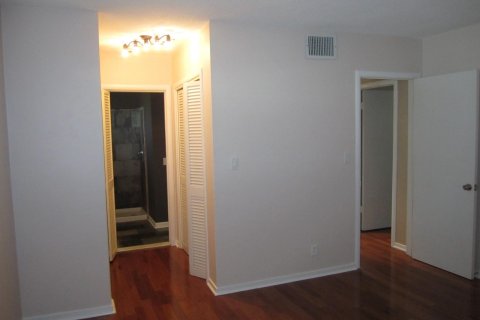 Condo in Oakland Park, Florida, 2 bedrooms  № 839721 - photo 13