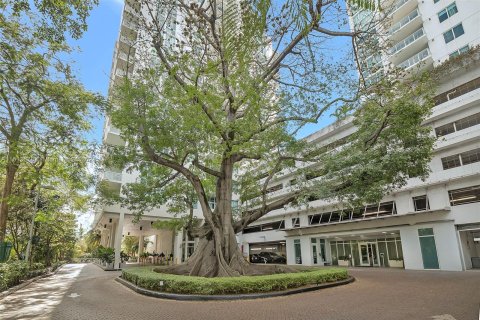 Condo in Miami, Florida, 1 bedroom  № 1235567 - photo 26