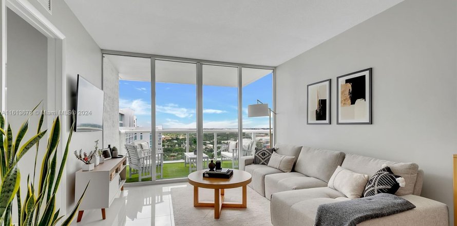 Condominio en Miami, Florida, 1 dormitorio  № 1235567