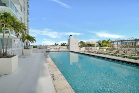 Condominio en venta en Miami, Florida, 1 dormitorio, 62.24 m2 № 1235567 - foto 20