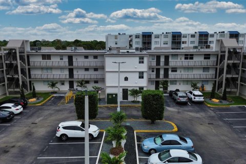 Condo in Miami, Florida, 1 bedroom  № 1186243 - photo 20