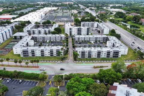 Condo in Miami, Florida, 1 bedroom  № 1186243 - photo 15