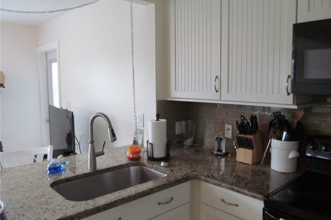 Condo in Venice, Florida, 2 bedrooms  № 1377926 - photo 11