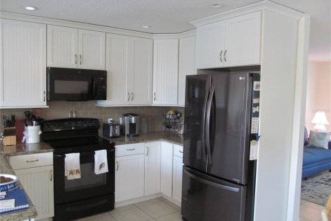 Condo in Venice, Florida, 2 bedrooms  № 1377926 - photo 10