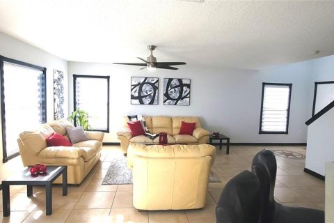 House in Kissimmee, Florida 4 bedrooms, 167.5 sq.m. № 1377850 - photo 8