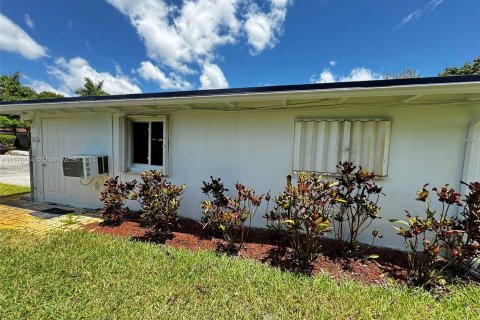 Villa ou maison à vendre à Fort Lauderdale, Floride: 4 chambres, 152.73 m2 № 1145646 - photo 4