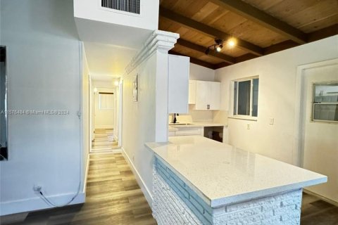 Casa en venta en Fort Lauderdale, Florida, 4 dormitorios, 152.73 m2 № 1145646 - foto 5