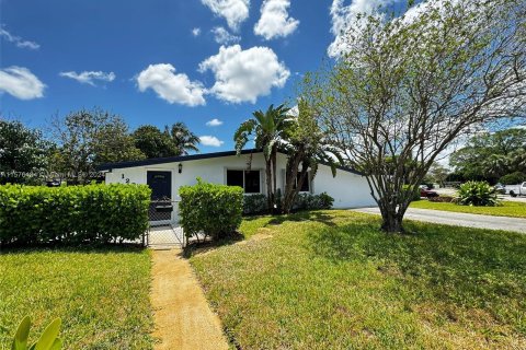 Villa ou maison à vendre à Fort Lauderdale, Floride: 4 chambres, 152.73 m2 № 1145646 - photo 2