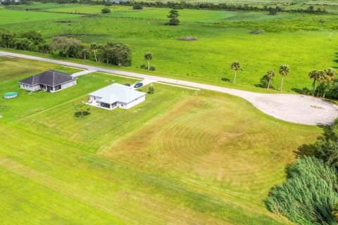 Купить земельный участок в Окичоби, Флорида № 789013 - фото 1