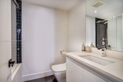 Condo in Aventura, Florida, 2 bedrooms  № 1206172 - photo 18