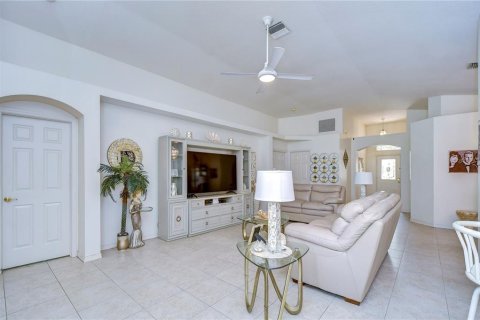 Villa ou maison à vendre à Tampa, Floride: 4 chambres, 190.26 m2 № 1336158 - photo 24