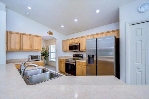 House in Tampa, Florida 4 bedrooms, 190.26 sq.m. № 1336158 - photo 20