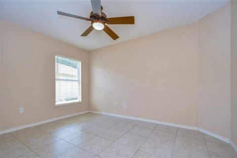 House in Tampa, Florida 4 bedrooms, 190.26 sq.m. № 1336158 - photo 5