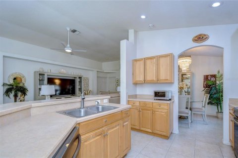 Casa en venta en Tampa, Florida, 4 dormitorios, 190.26 m2 № 1336158 - foto 14