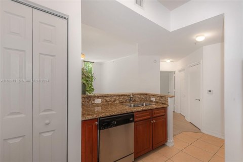 Condo in Aventura, Florida, 1 bedroom  № 1220806 - photo 13