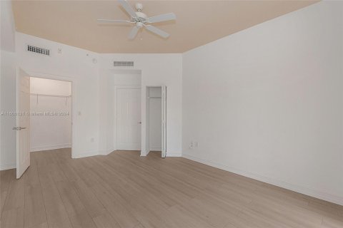 Condo in Aventura, Florida, 1 bedroom  № 1220806 - photo 17