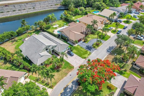 Villa ou maison à vendre à Coral Springs, Floride: 4 chambres, 206.06 m2 № 1189695 - photo 3