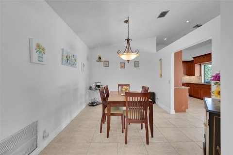 Villa ou maison à vendre à Coral Springs, Floride: 4 chambres, 206.06 m2 № 1189695 - photo 24