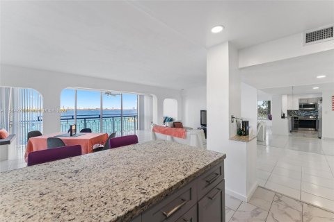 Copropriété à vendre à Miami, Floride: 2 chambres № 1170693 - photo 6