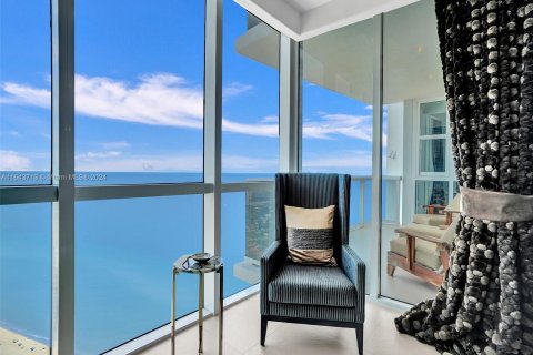 Condo in Sunny Isles Beach, Florida, 3 bedrooms  № 1327476 - photo 4