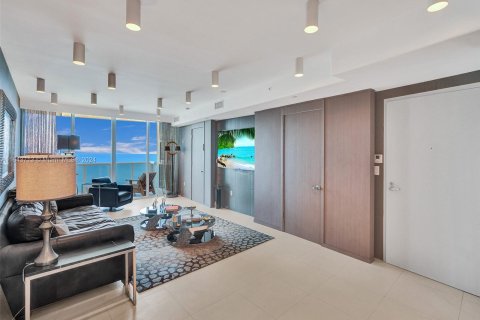 Condo in Sunny Isles Beach, Florida, 3 bedrooms  № 1327476 - photo 2