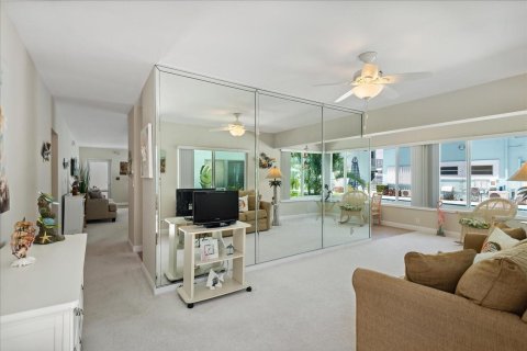 Condo in Fort Lauderdale, Florida, 2 bedrooms  № 992166 - photo 12