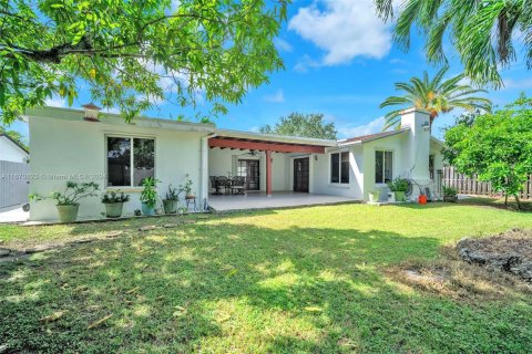 Villa ou maison à vendre à Miami, Floride: 4 chambres, 223.24 m2 № 1391619 - photo 15