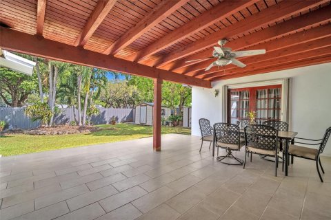 Villa ou maison à vendre à Miami, Floride: 4 chambres, 223.24 m2 № 1391619 - photo 13