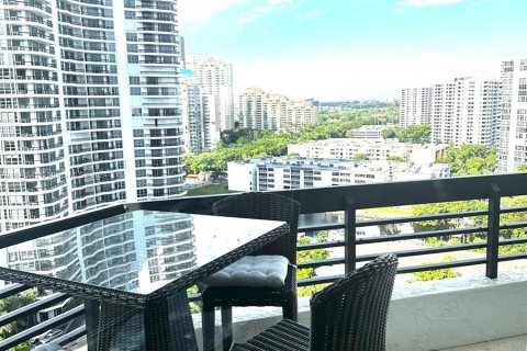 Condo in Aventura, Florida, 3 bedrooms  № 1321620 - photo 18