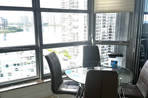 Condominio en venta en Aventura, Florida, 3 dormitorios, 159.23 m2 № 1321620 - foto 17