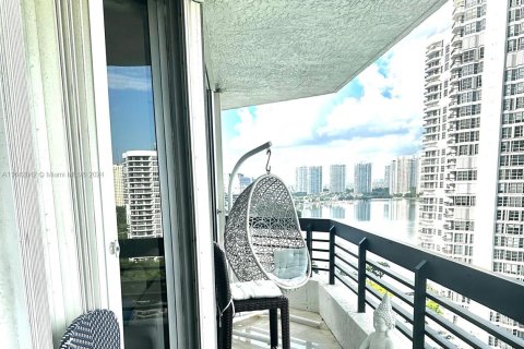 Condominio en venta en Aventura, Florida, 3 dormitorios, 159.23 m2 № 1321620 - foto 23