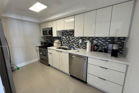 Condo in Aventura, Florida, 1 bedroom  № 1380269 - photo 8