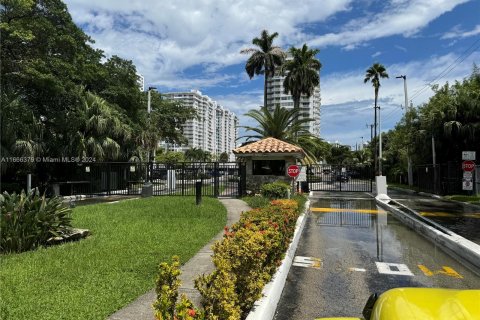 Condominio en venta en Aventura, Florida, 1 dormitorio, 66.61 m2 № 1380269 - foto 2