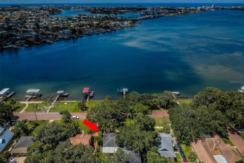 Casa en venta en Saint Petersburg, Florida, 3 dormitorios, 255.3 m2 № 1341799 - foto 2