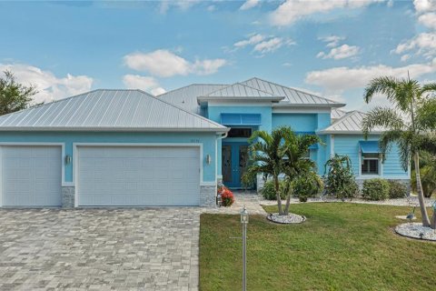 Casa en venta en Port Charlotte, Florida, 3 dormitorios, 189.24 m2 № 1341797 - foto 1