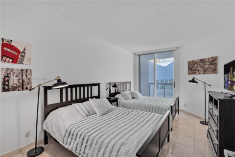 Condo in Sunny Isles Beach, Florida, 2 bedrooms  № 1118453 - photo 17