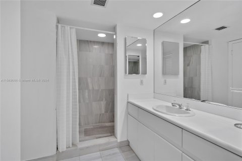 Condo in Sunny Isles Beach, Florida, 2 bedrooms  № 1118453 - photo 20