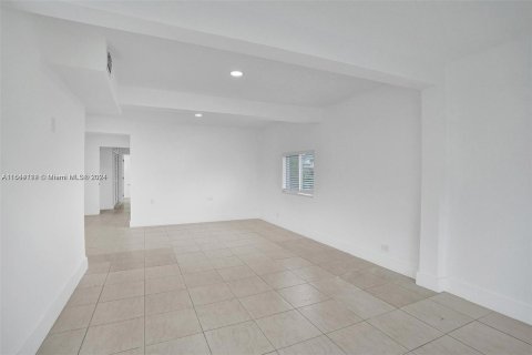 Immobilier commercial à vendre à Miami, Floride: 277.22 m2 № 1325861 - photo 24